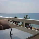 Luxury On The First Line ! Apartamento *