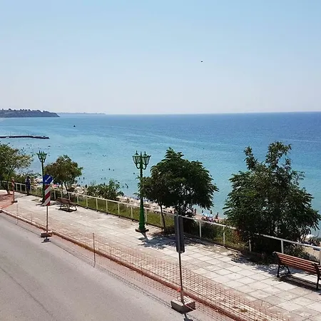 Apartment Luxury On The First Line ! Nea Kallikrateia